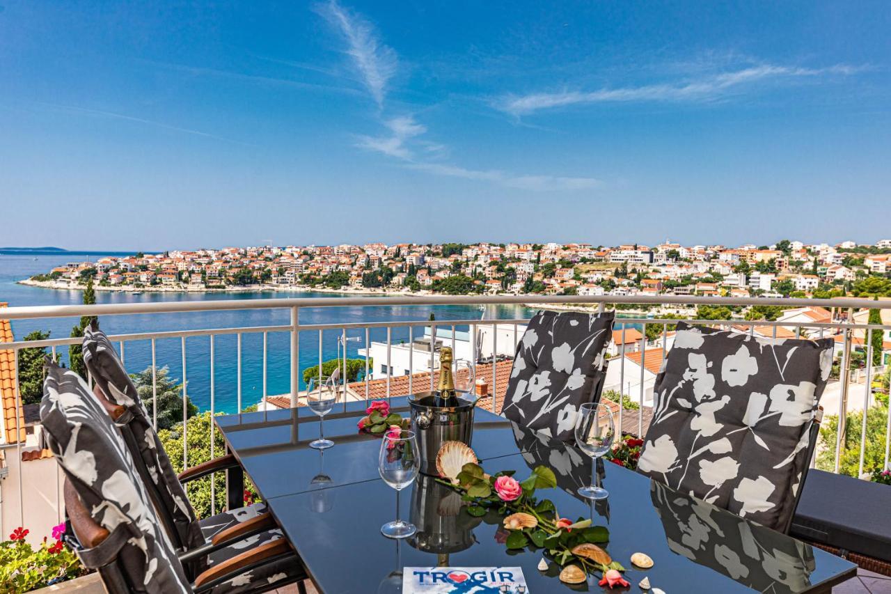 Apartments Villa Nea Leona Trogir Exterior foto